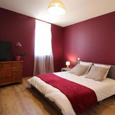 Petit Appartement Confortable Châteaubourg Exteriör bild